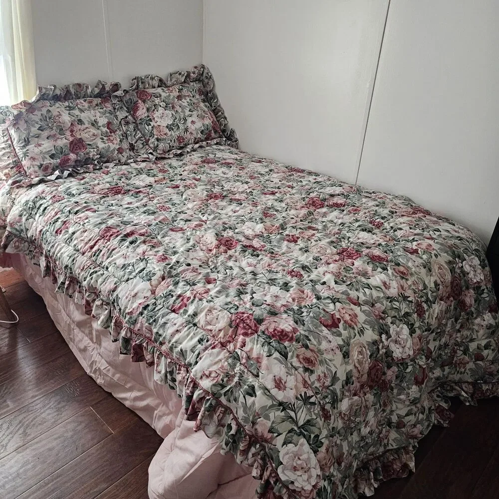 Croscill Arbor Rose Vintage Twin Comforter & Sham Set Floral Ruffled Cottage